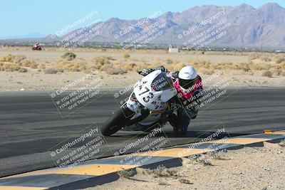 media/Jan-10-2025-CVMA Friday Practice (Fri) [[489e0da257]]/Group 4 and Trackday/Session 2 (Turn 4 Inside)/